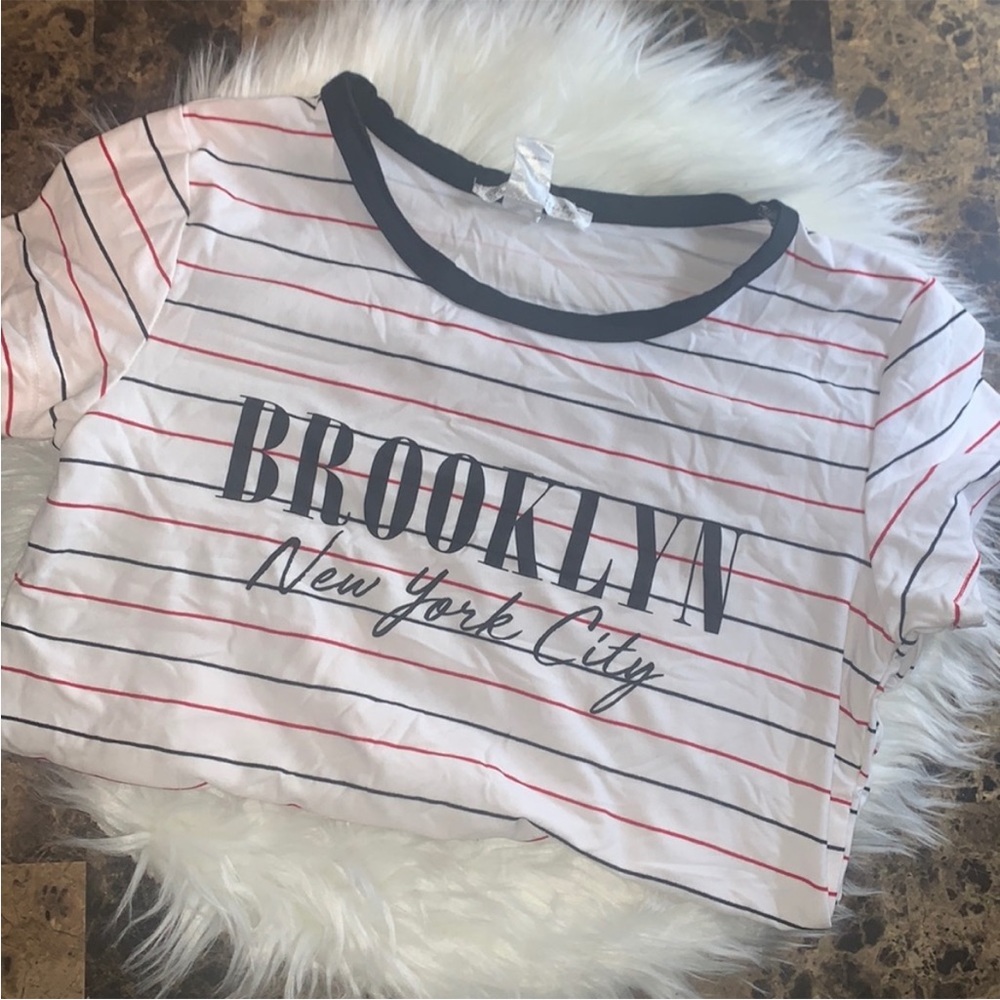 Brooklyn Long style shirt sleeve top tshirt size XS fits med oversized NYC top